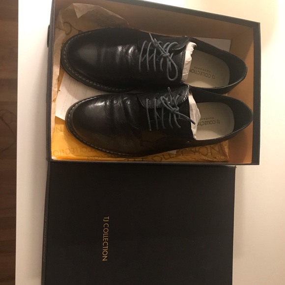 NWT. Stylish crumpled leather women derby shoes - Picture 6 of 12